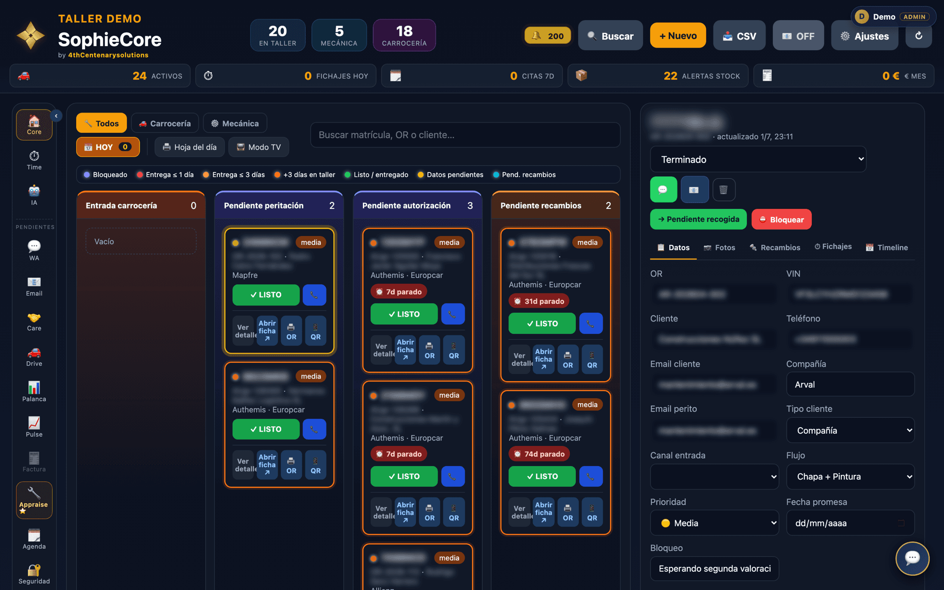 Tablero Kanban real de SophieCore con expedientes por estado, ficha de vehículo y aseguradoras; matrículas y clientes difuminados